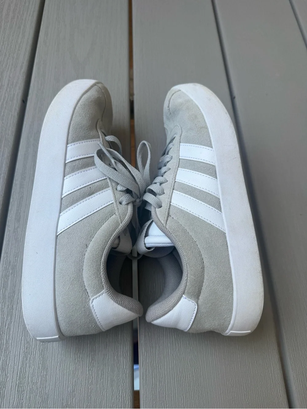 Adidas Women’s Gray Suede Court Sneakers White Stripes Size 7.5
